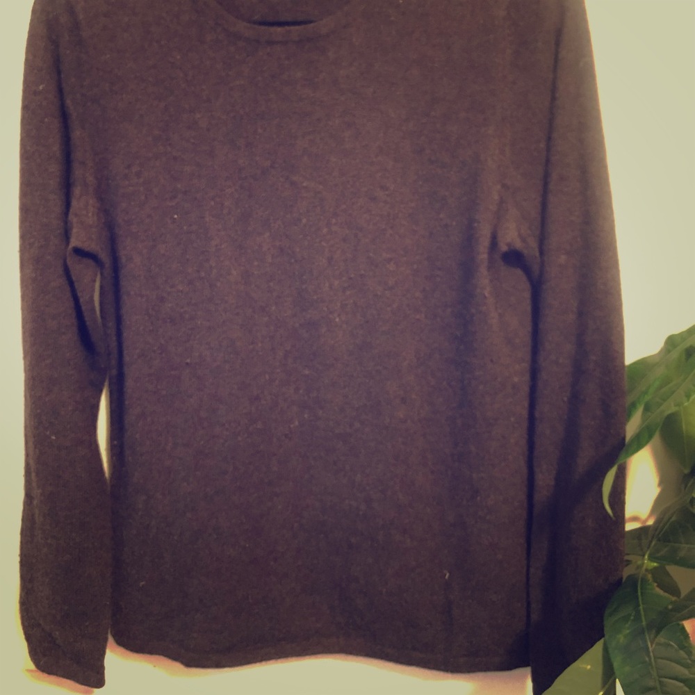 Cozy Adrienne Vittadini Cashmere Sweater